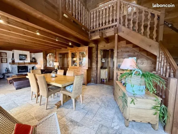 Chalet 6 pièces 250 m²