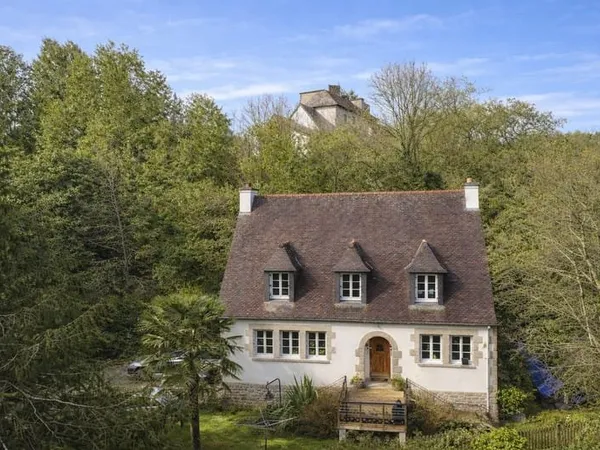 DINAN - Belle maison néo bretonne