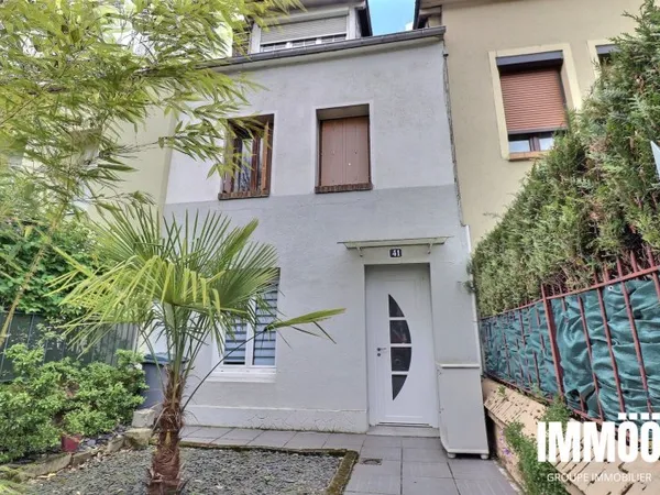 Charmante maison de ville avec jardin et dépendance