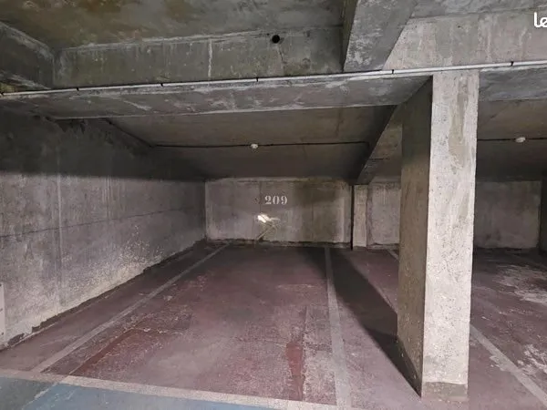 Place de parking à vendre - Courbevoie - Résidence Les Olympiades