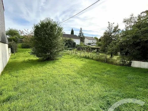 Terrain 496 m²