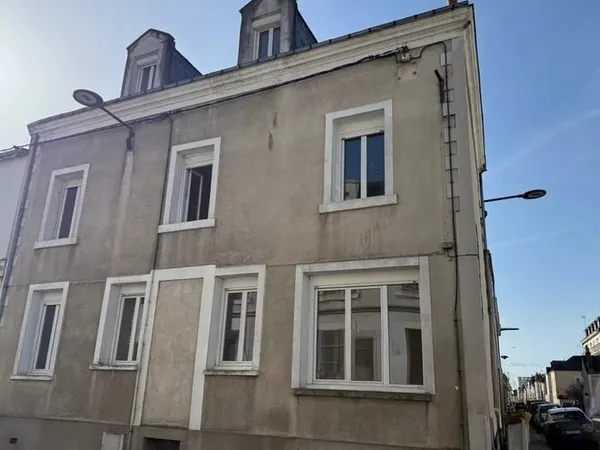 TOURS PREBENDES, maison d'habitation d'environ 160m². Divisible