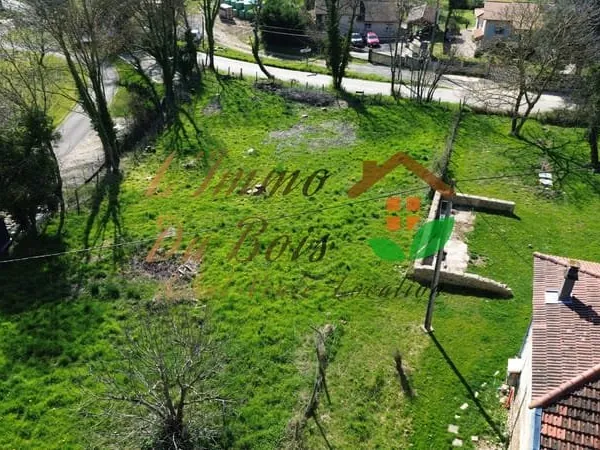 Terrain constructible de 1035m2 non viabilisé