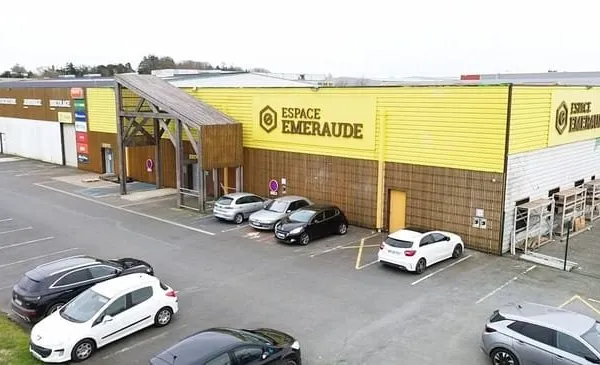 Local commercial 3150 m²