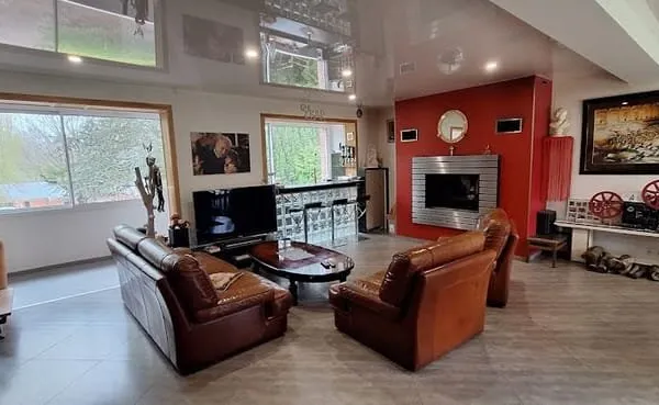 Maison 5 pièces 220 m²