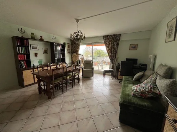 A VENDRE GRAND 3P TERRASSE LES HESPERIDES VAL DE BEAUTE