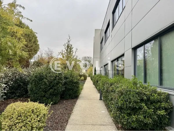 Bureaux - A LOUER - 725 m² divisibles à partir de 204 m²