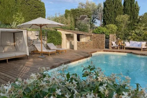 Maison 7 pièces 216 m²