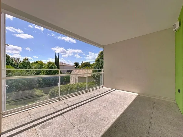 Appartement à vendre 2ème étage avec ascenseur, 3 pièces - 61 m2 + terrasse 11,30 m2 + parking couve