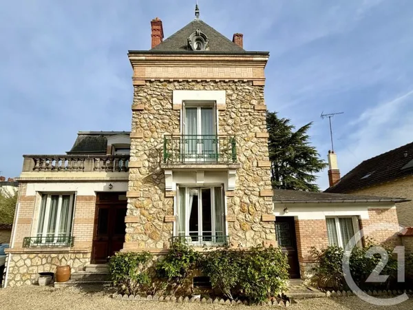 Maison 10 pièces 237 m²