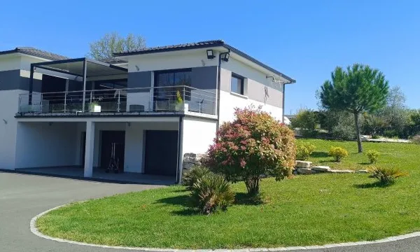 TRELISSAC, VILLA D'EXCEPTION AU COEUR DE LA NATURE