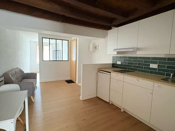 À LOUER - Studio Meublé Rénové