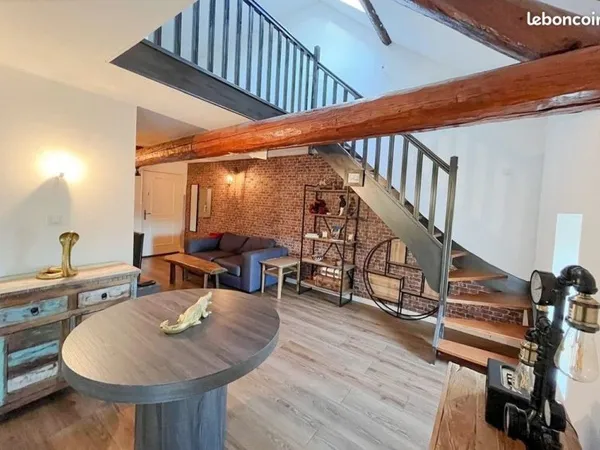 Appartement atypique dans château - 74 m² - dernier étage - 15 min Metz
