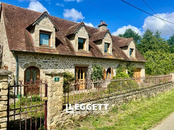 Maison 8 pièce(s), SAINT-AGNANT-DE-VERSILLAT
