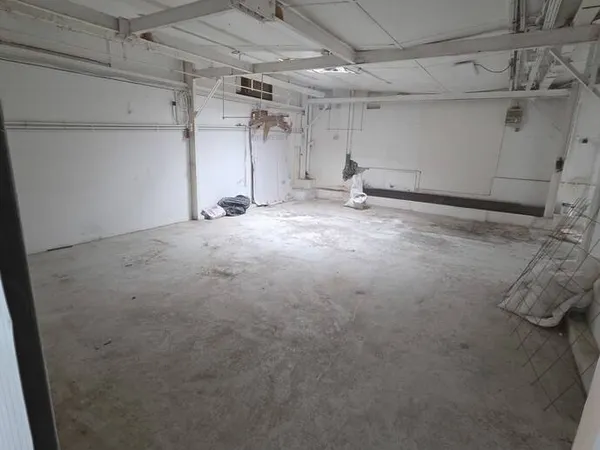 Local d'activité 109 m²