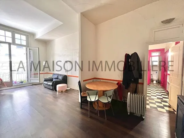 MONTPELLIER ECUSSON - 4 P - 72 M2 - PROCHE CATHEDRALE - HSP