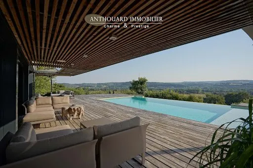 Maison 8 pièces 250 m²