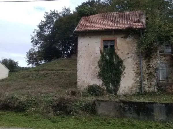 Ferme a rénover sur 15 ares