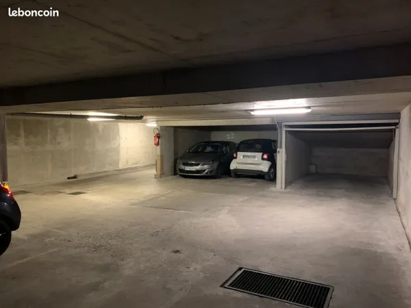 Parking Box 75017