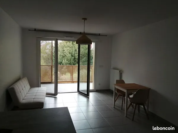 Location appartement T2, 45m2, meublé et disponible le 17/05/2026, 850/mois