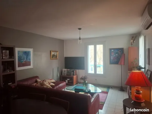 Appartement T3 dernier étage - balcon - parking - 2 caves - Beaux-Arts Montpellier