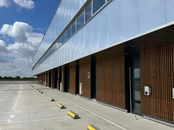 Local d'activité 530 m²