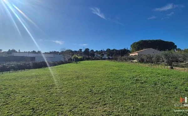COMBAS TERRAIN A BATIR DE 1058M2