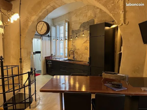 LOCATION FESTIVAL AVIGNON 2026 Bel appartement intramuros