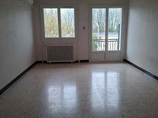Tres bel appartement, situé au centre-ville, proche de la gare