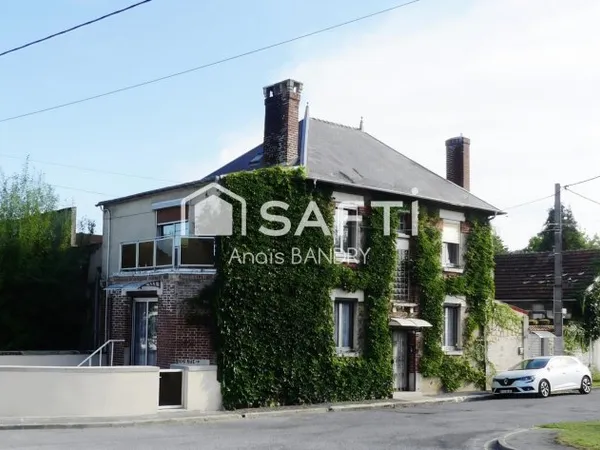 Une maison complète, fonctionnelle et pleine de potentiel.