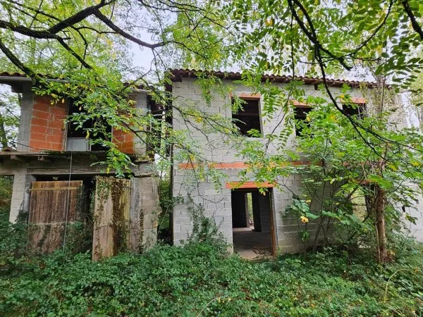 Garage 19,95 m2 + dépendance