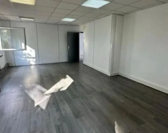 Local commercial 60m² - disponible immédiatement