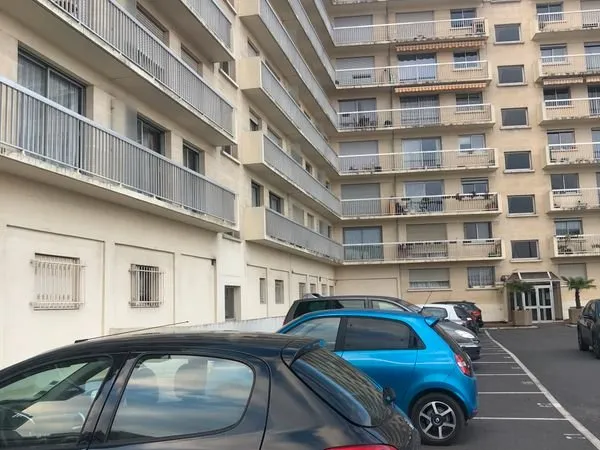 Parking extérieur FRANCONVILLE GARE coté PLESSIS BOUCHARD dans résidence sécurisée