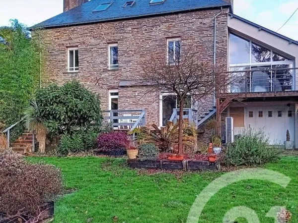 Maison 10 pièces 301 m²
