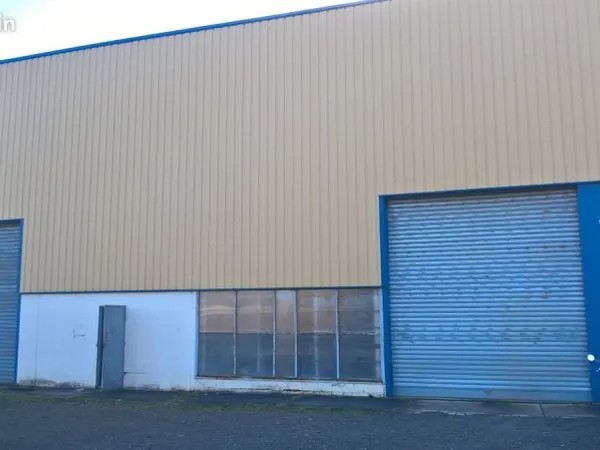 ENTREPOT 340m²