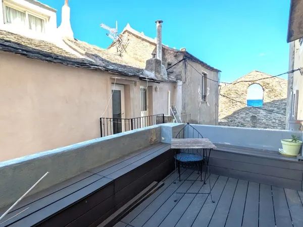 ERBALUNGA - T2 meublé en triplex avec terrasse