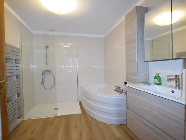 MAISON 133m2 SUR LA COMMUNE DE WIRWIGNES