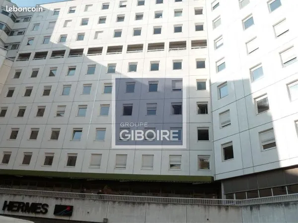 Bureaux 147 m²