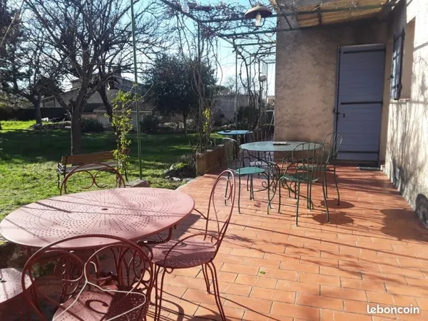 Colocation location dans une villa avec jardin