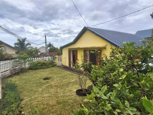A louer - Maison à rénover à usage professionnel - Ravine Sèche/Etang Salé