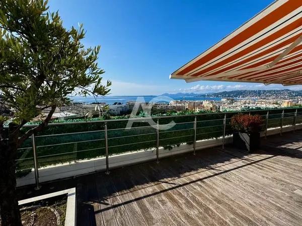 JUAN-LES-PINS - TOIT TERRASSE VUE MER PANORAMIQUE