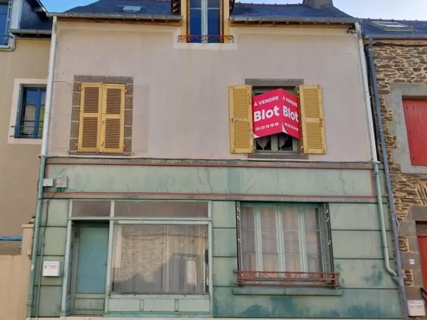 À VENDRE - EXCLUSIVITÉ - CANCALE CENTRE - MAISON T6 À RÉNOVER - 131 m²