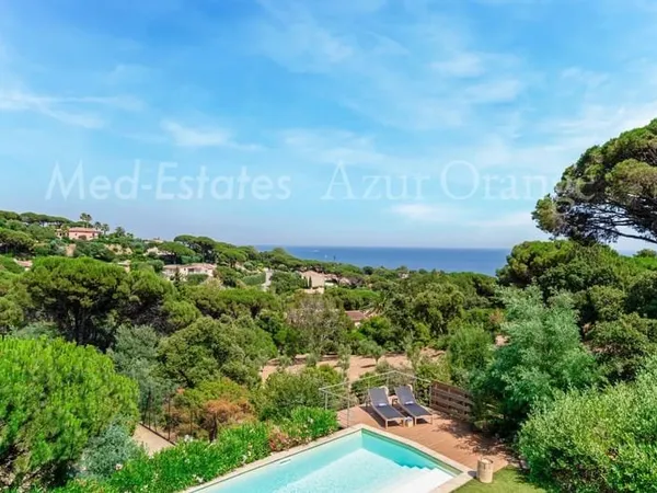 Villa de rêve à vendre à Sainte-Maxime. La Nartelle
