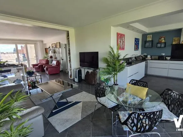 Appartement en Excellent état avec terrasses et garage