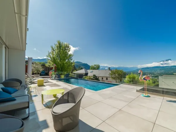 VILLA D'EXCEPTION 200m2 SAINT-ALBAN-LEYSSE QUARTIER PRISÉ