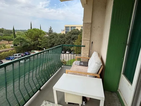 Location Aix Sud, appartement T1, 25m2 avec terrasse, résidence fermée avec parking
