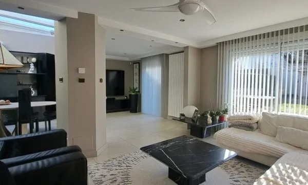 Maison de luxe 5 pièces 104 m²