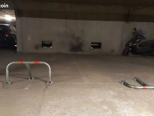 Parking 24 m² Courbevoie