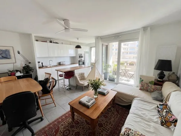 Loue appartement T4 de 81m² traversant et convivial - Quartier Belvédère / Deschamps
