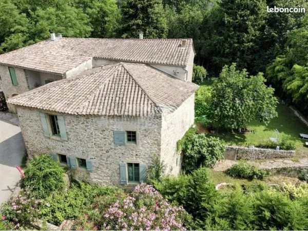 Belle propriété proche Avignon